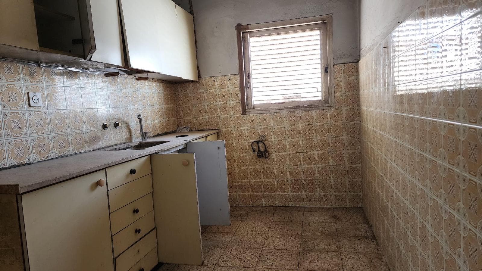 דירה 6 חד׳ להשכרה בח300, חולון — אהרון יריב 4 חולון - תמונה 3