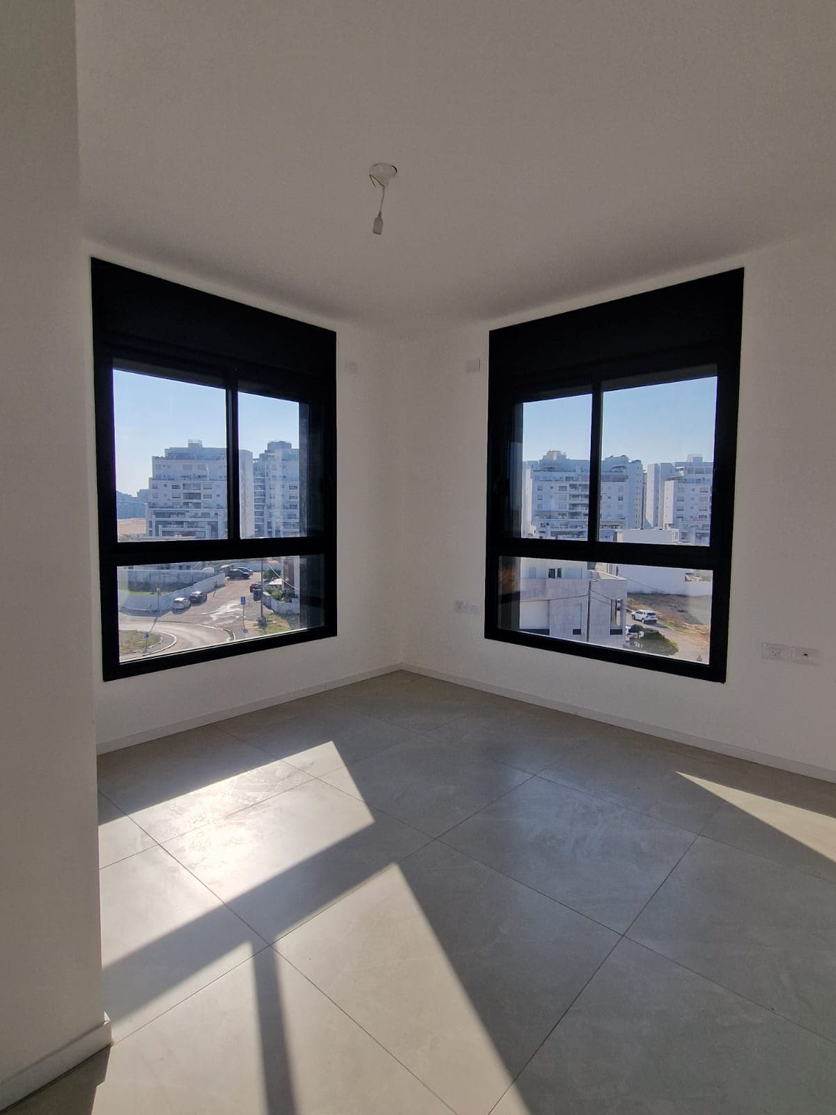 דירה 5 חד׳ להשכרה בקרית פנחס אילון, חולון — אורי אלמוג 11 חולון - תמונה 6