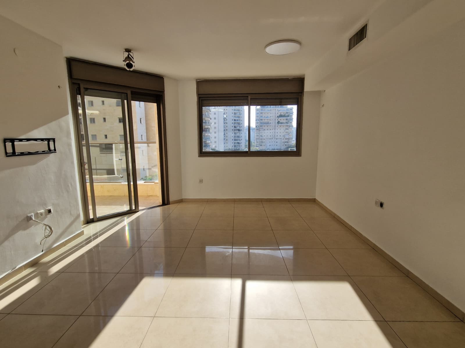דירה 4.5 חד׳ למכירה בקרית אילון, חולון — אמיר דרורי - תמונה 3